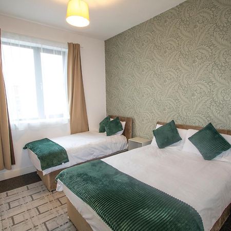 Ideal For Groups - 2 Bedroom Apartment - Free Parking, Transit Links, Close To Stadiums Manchester Eksteriør bilde