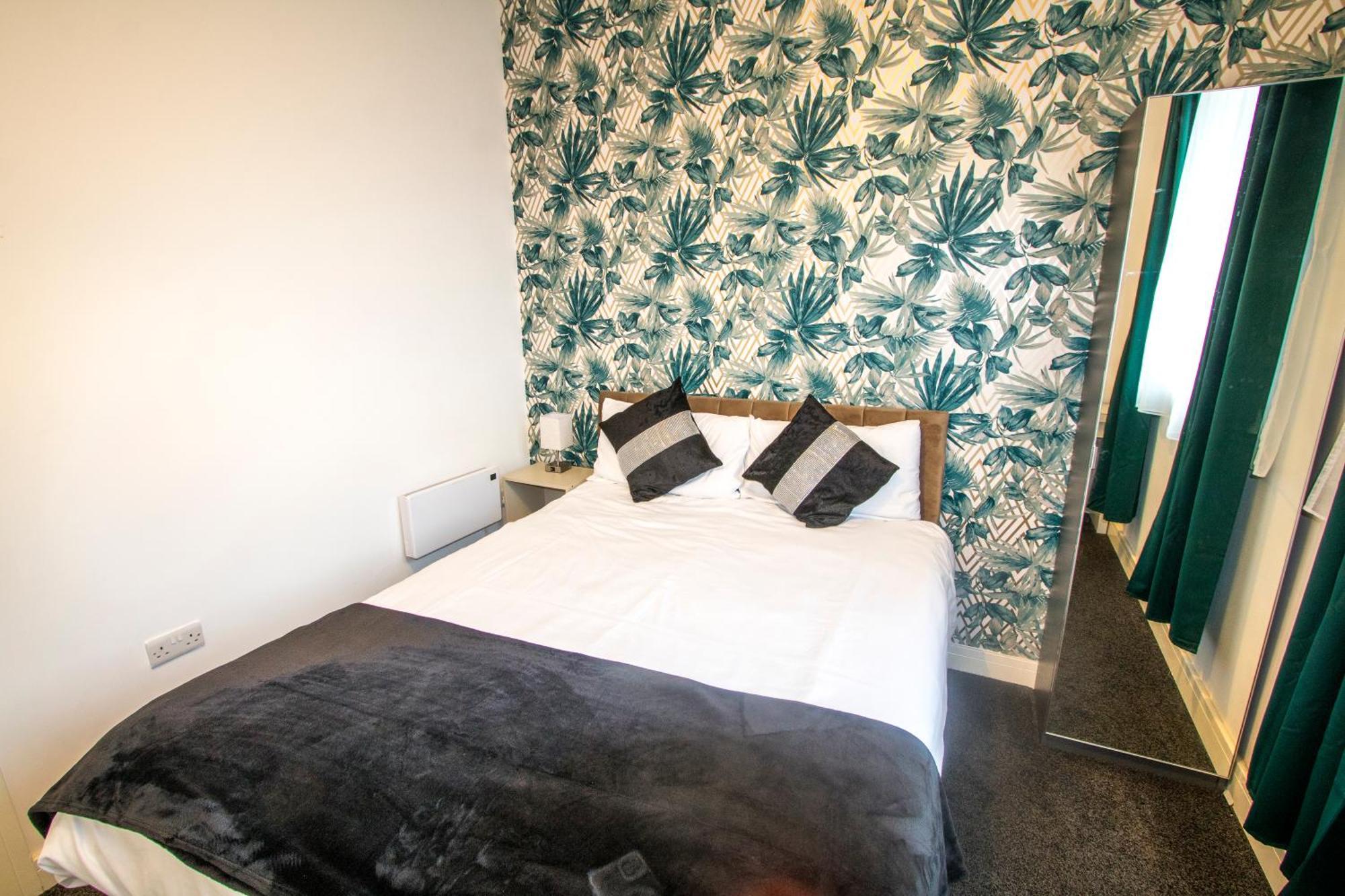 Ideal For Groups - 2 Bedroom Apartment - Free Parking, Transit Links, Close To Stadiums Manchester Eksteriør bilde