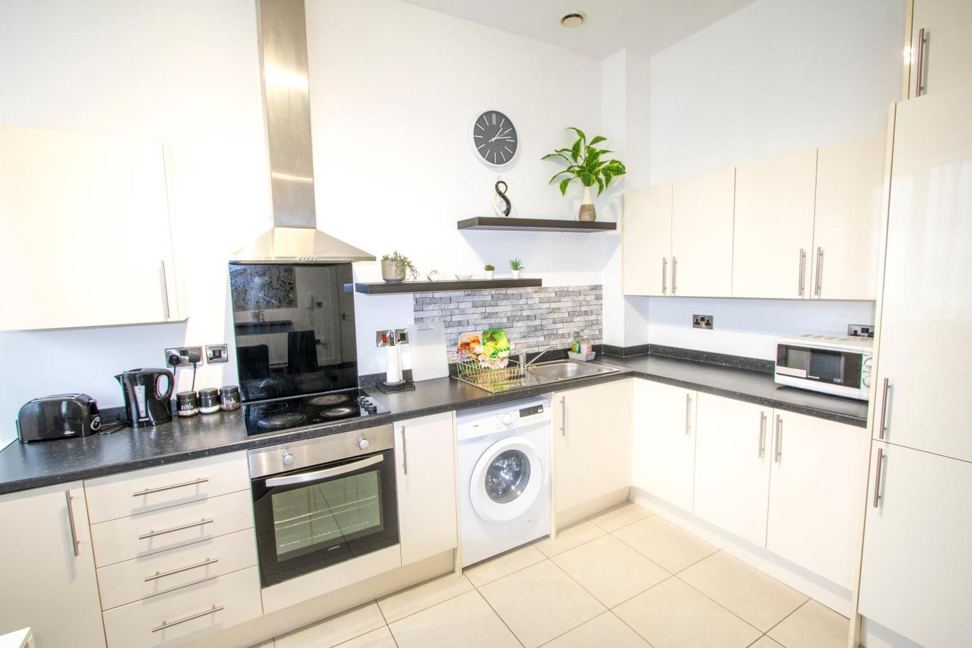 Ideal For Groups - 2 Bedroom Apartment - Free Parking, Transit Links, Close To Stadiums Manchester Eksteriør bilde